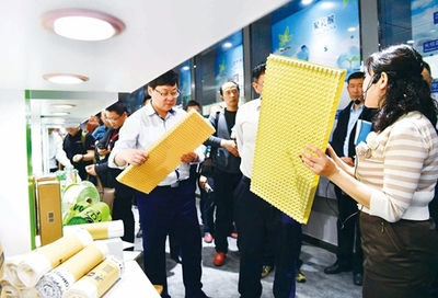 河南省南乐县推广应用可降解塑料袋、塑料餐具、农用薄膜等产品